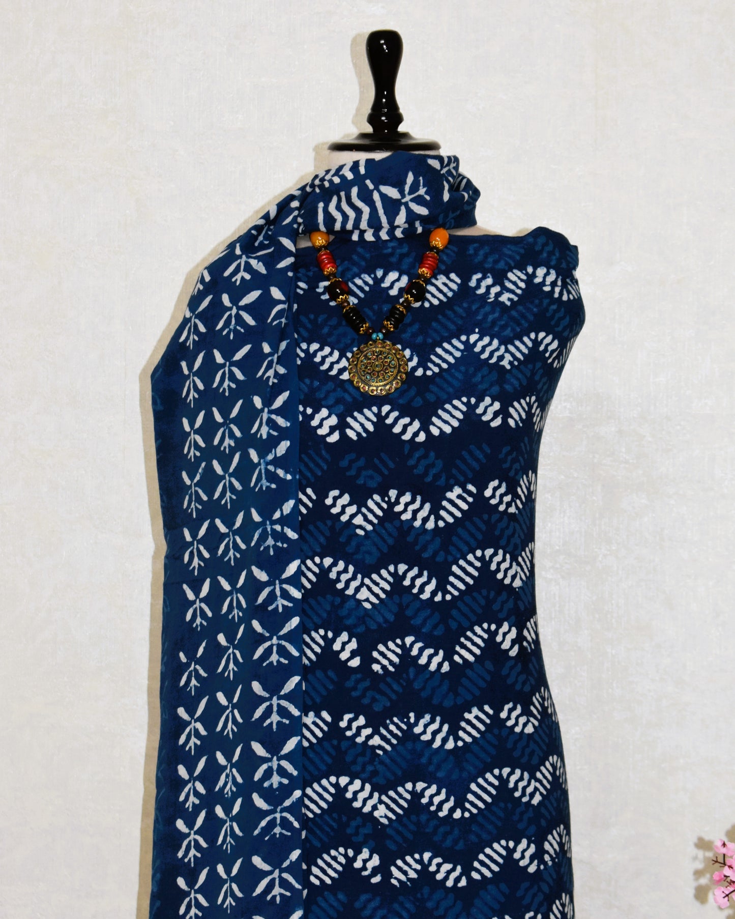 (Indigo) Block Printed Cotton Suit With All-over Buti Malmal Dupatta