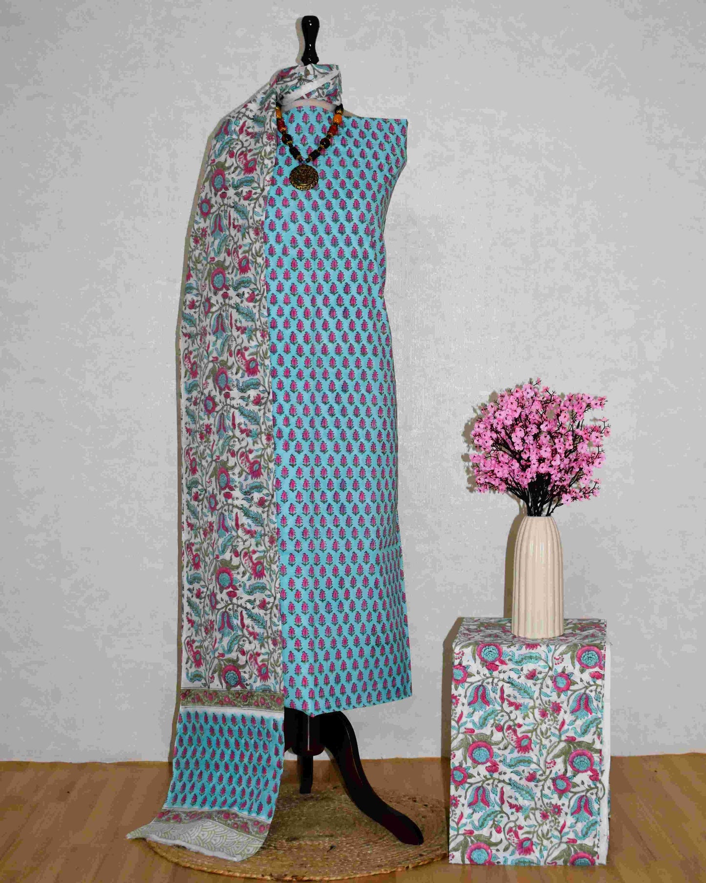 Pink Small All-over Floral Buti Cotton Suit with Malmal dupatta