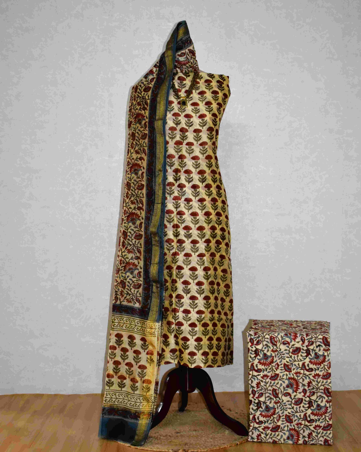 Red Floral Buti Printed Maheshwari Silk Suit Set