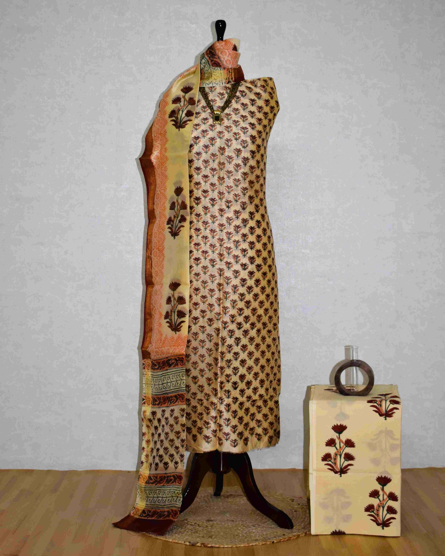 Red Sanganeri Floral Buti Print Maheshwari Silk Suit Set